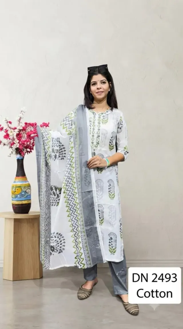 A Straight Cut Kurta With Trouser/Pant With Geometric/Zigzag Duppata 